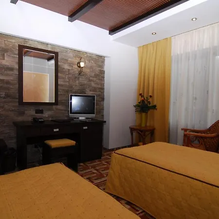 Casa Iris-hotel & Restaurant 3*